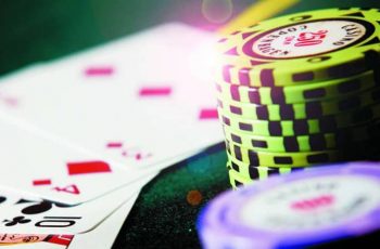 Cách chơi chọn lọc chủ động và thụ động trong game bài poker