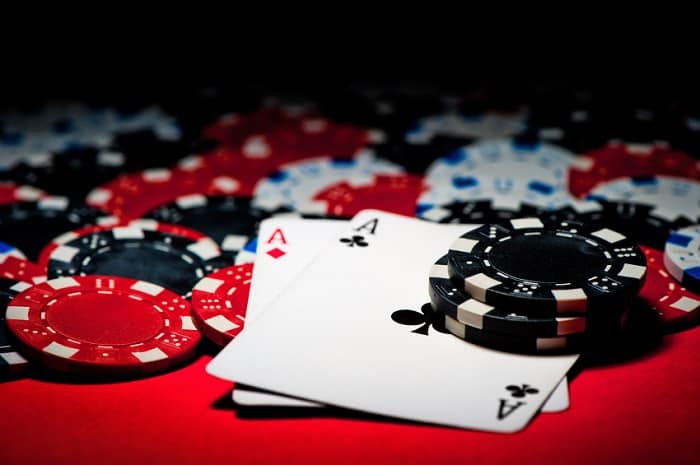 Hoc hoi kinh nghiem cua cao thu de choi gioi poker online - Hinh 2