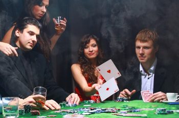 Thời gian ảnh hưởng đến ván bài Poker như thế nào?