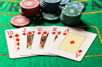 Làm cách nào để chơi Poker đúng kiểu cao thủ chơi bài